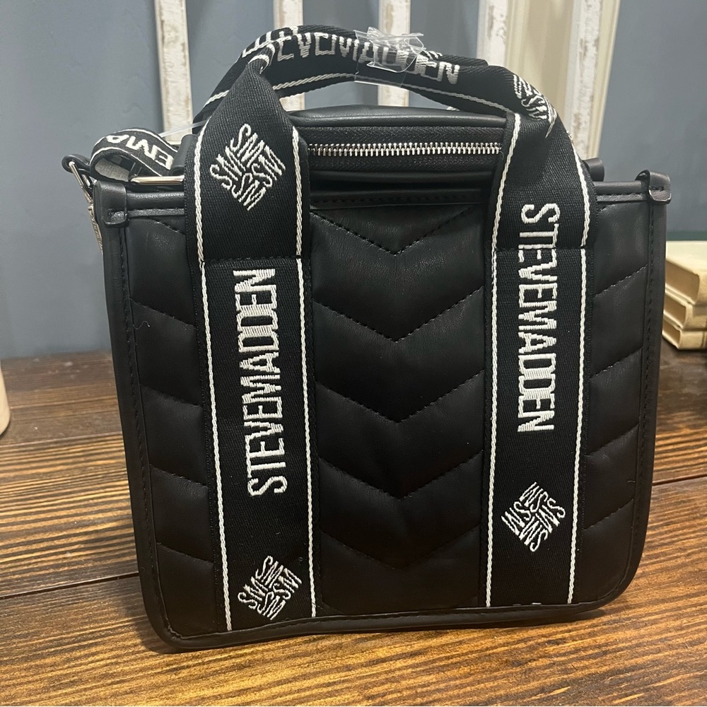 New Steve Madden Bwebber Crossbody Black Purse Guitar Straps Coin Wallet button